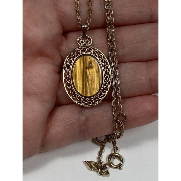 Sarah Coventry Necklace Gold Tone Faux Lucite Tiger Eye Pendant Vintage 70s - Picture 8 of 13